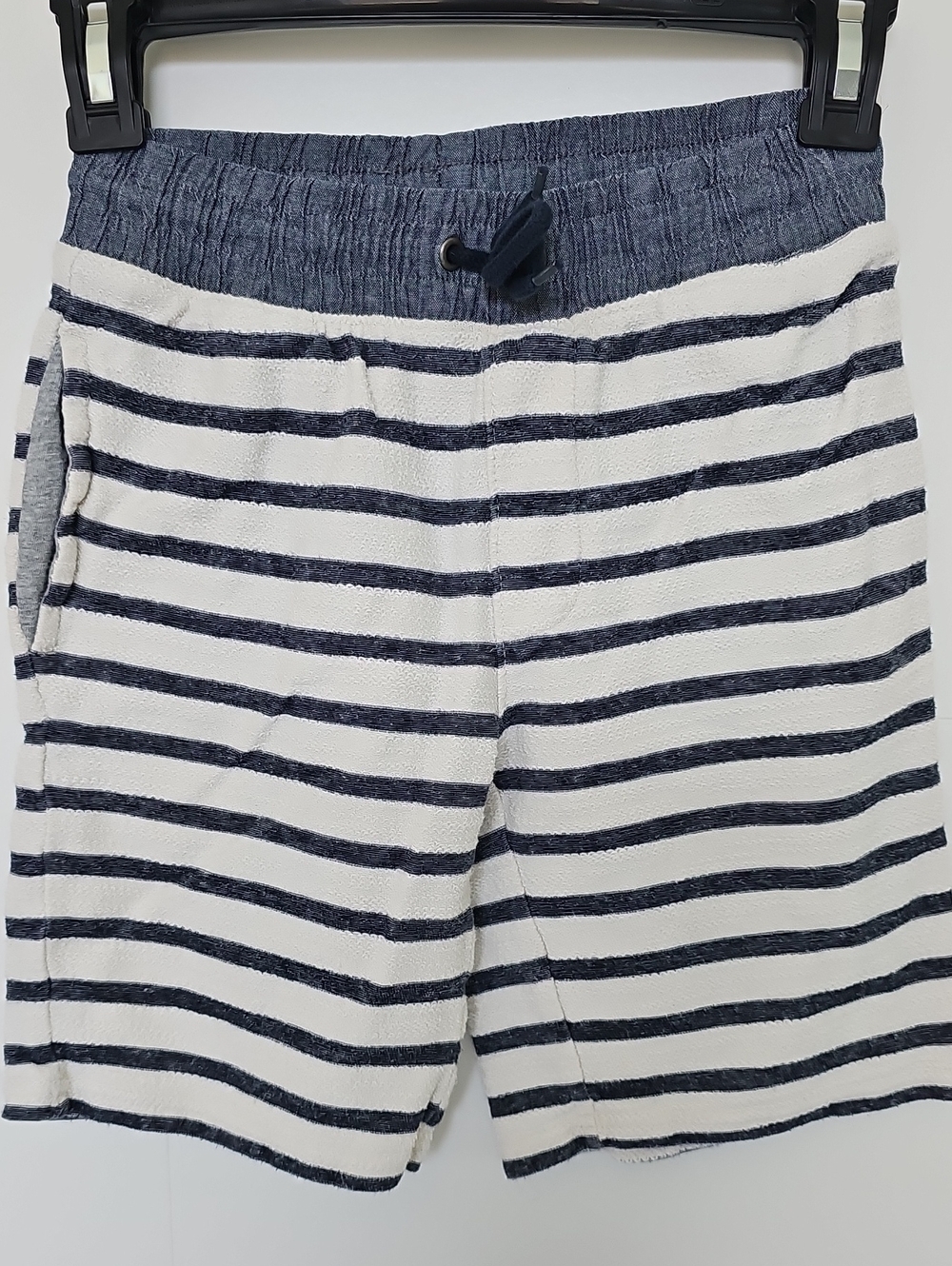 Old Navy Striped Navy and White Casual Shorts Boys Sz M 8